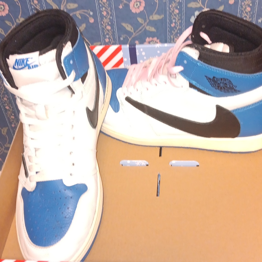 Travis Scott OG fragments size 11